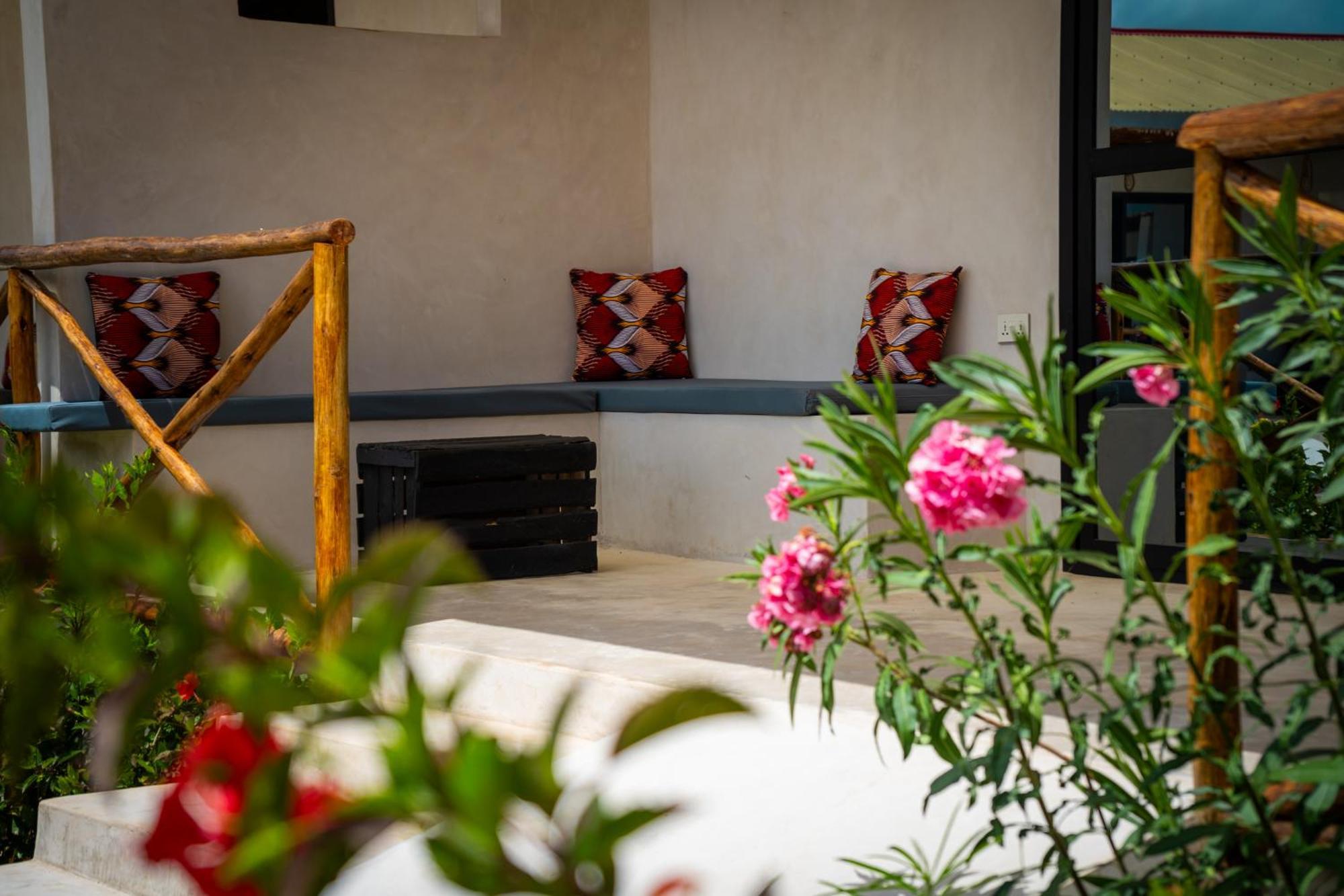 Blooming Zanzibar Hotel จัมเบียนี ภายนอก รูปภาพ