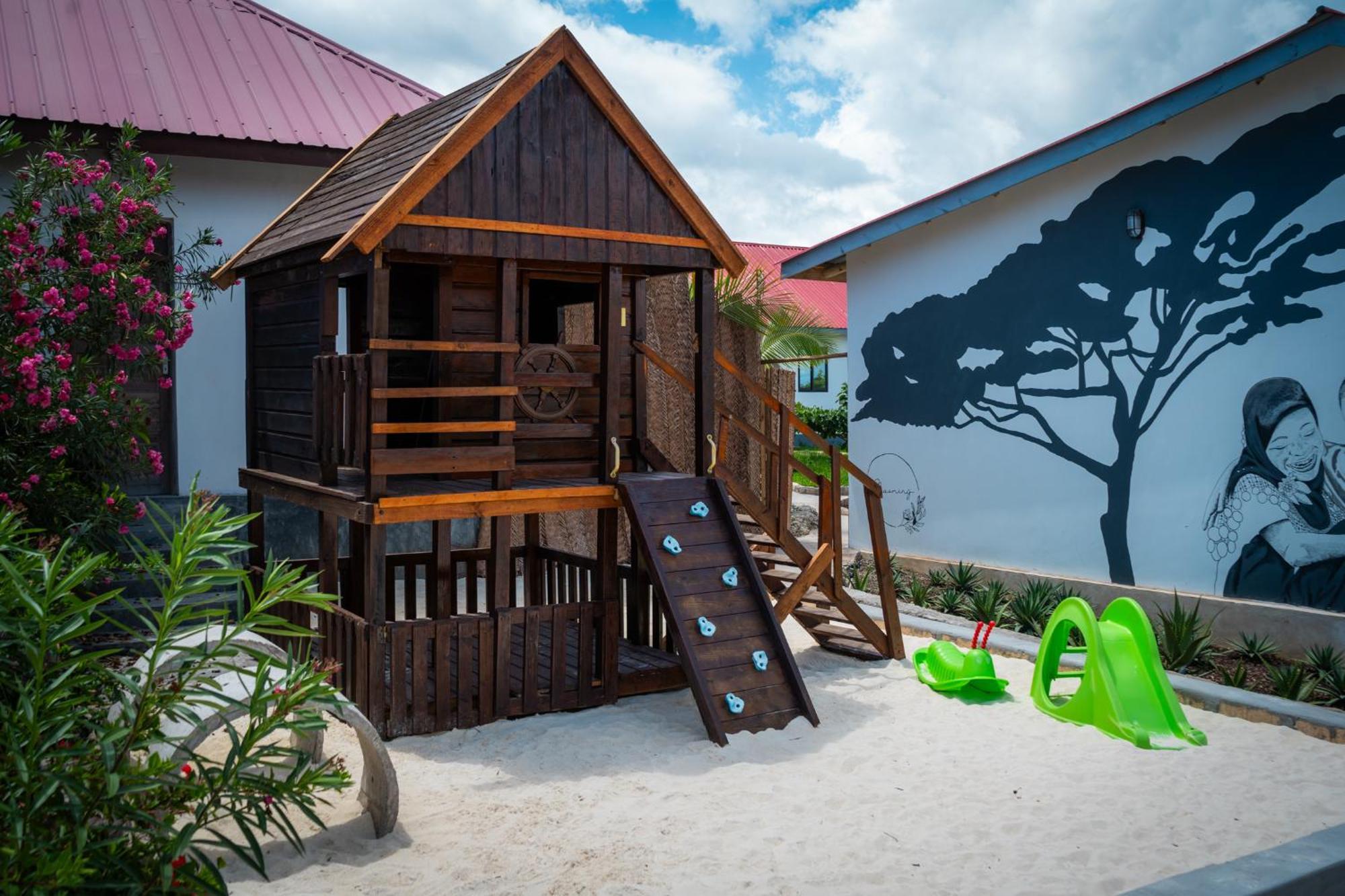 Blooming Zanzibar Hotel จัมเบียนี ภายนอก รูปภาพ